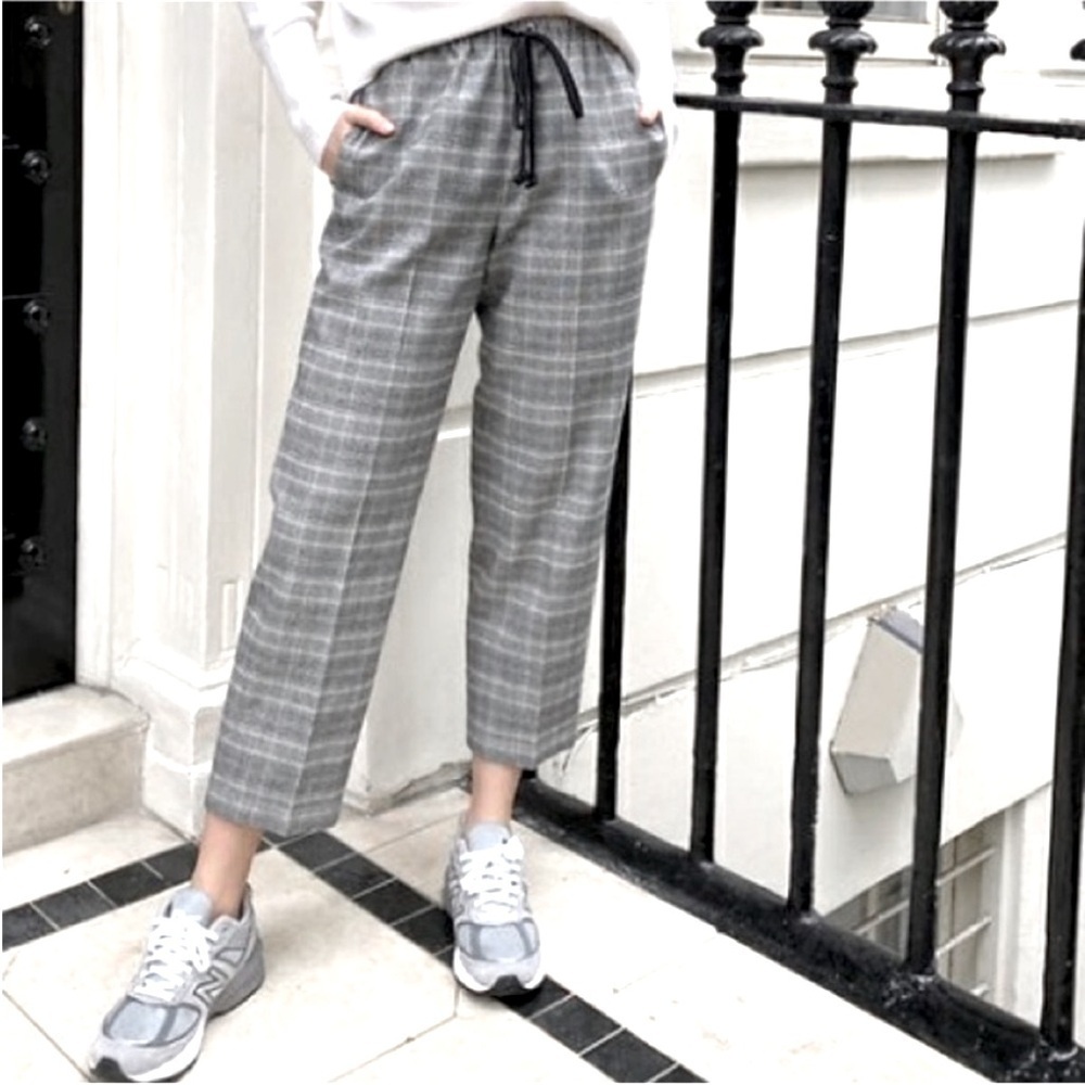 Aritzia The Group by Babaton Jimmy Pant in Grey Plaid Pants Cropped Size Medium